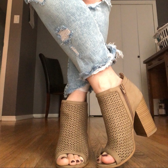 🛍 George Open Toed Bootie - Picture 1 of 6